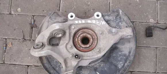 Mercedes-Benz E A207 Rear wheel hub spindle/knuckle 