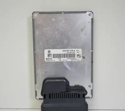 Volkswagen PASSAT CC Air suspension control unit module (rear) 3C0907376A