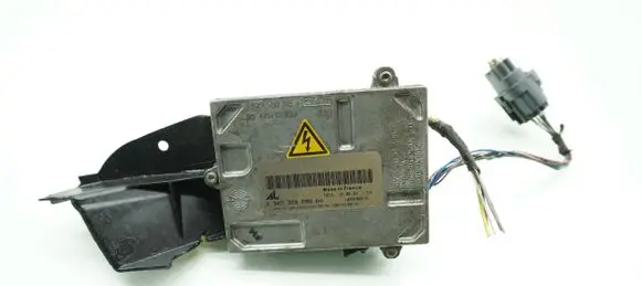 Volvo V50 Voltage converter/converter module 1307329098