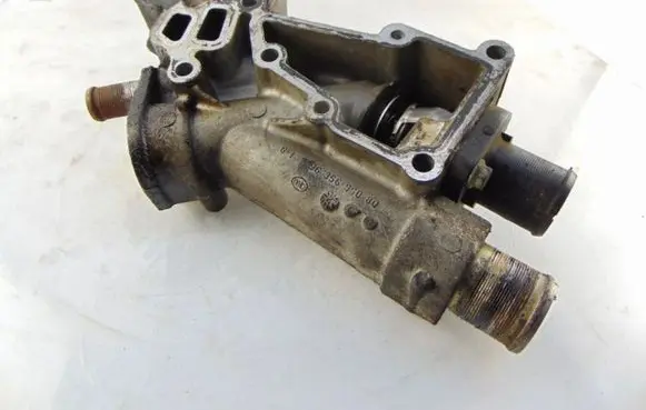 Citroen C5 Thermostat housing 