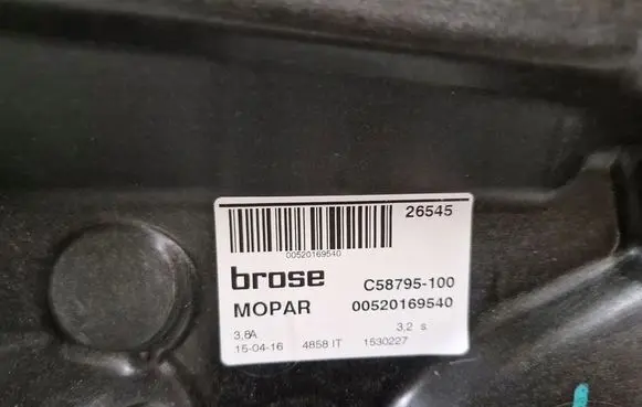 Fiat 500X Front door window regulator with motor