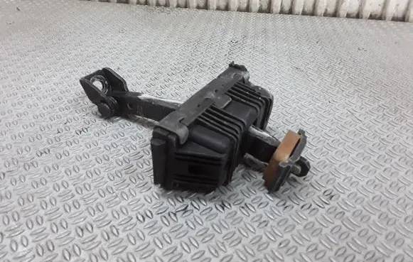 BMW 3 E90 E91 Front door check strap stopper