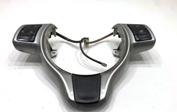 Toyota Yaris Steering wheel buttons/switches 