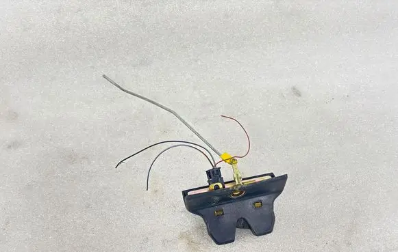 Renault Laguna II Tailgate/trunk/boot lock/catch/latch 7700823676
