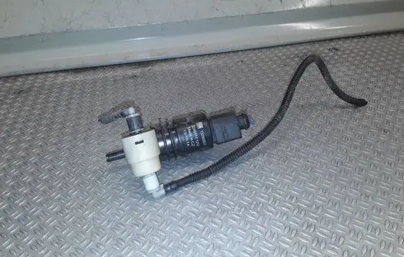 Opel Meriva B Windscreen/windshield washer pump 13250357