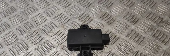 Mercedes-Benz E W212 Tire pressure control unit A0009008709