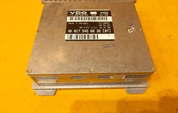 Mercedes-Benz C AMG W202 Engine control unit/module 0175456832