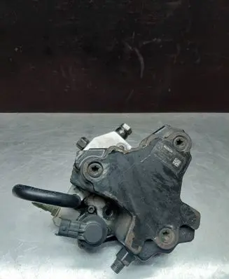 Volvo V70 Fuel injection high pressure pump 0445010111 30756125