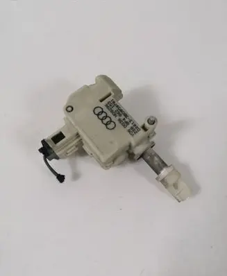Audi A3 S3 A3 Sportback 8P Central locking motor 8P4862153
