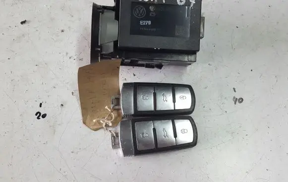 Volkswagen PASSAT B7 Ignition lock 3C0905843AA