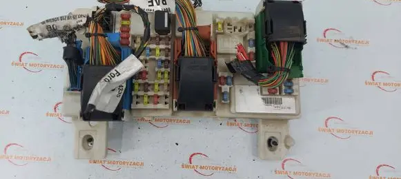 Ford Kuga I Fuse box set 7M5T14A073JF