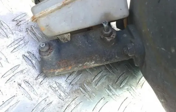 Master brake cylinder