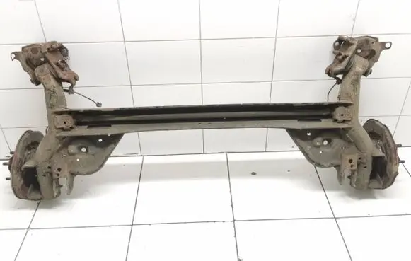 Nissan Juke I F15 Rear axle beam 