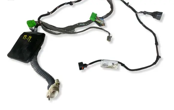 Volvo XC70 Front door wiring loom 8690291