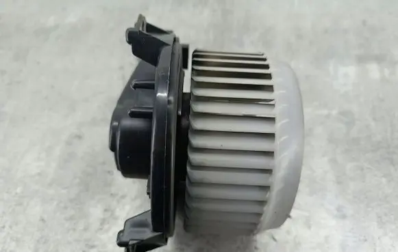Suzuki SX4 Heater fan/blower AV2727000311DENSO
