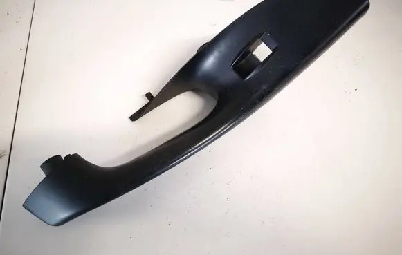 Volkswagen PASSAT B6 Front door window switch trim 3c1867180a