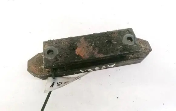 BMW 5 E39 Engine mount bracket 132672