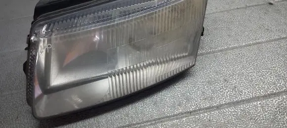 Volkswagen PASSAT B5 Front reflector 