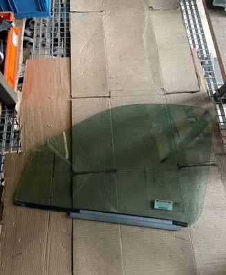 Renault Kangoo I Front door window glass four-door