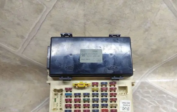Hyundai Sonata Fuse box set 954003D400