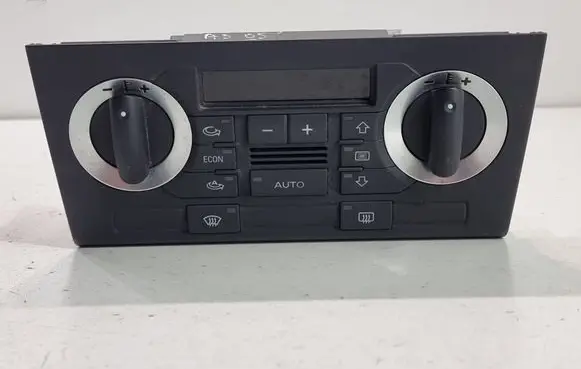 Audi A3 S3 A3 Sportback 8P Climate control unit 8P0820043M