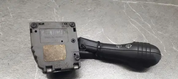 Renault Twingo I Fog light switch 61570018