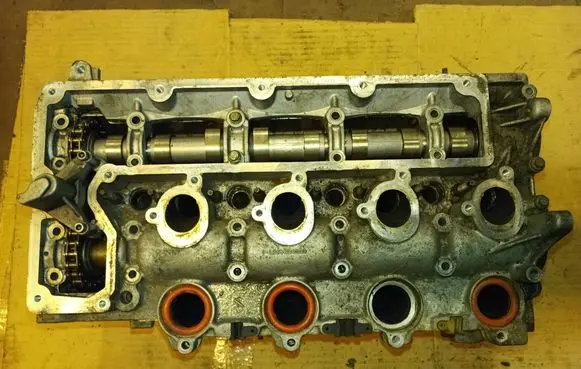 Peugeot Expert Engine head 9641752610 9642645380 9654973580