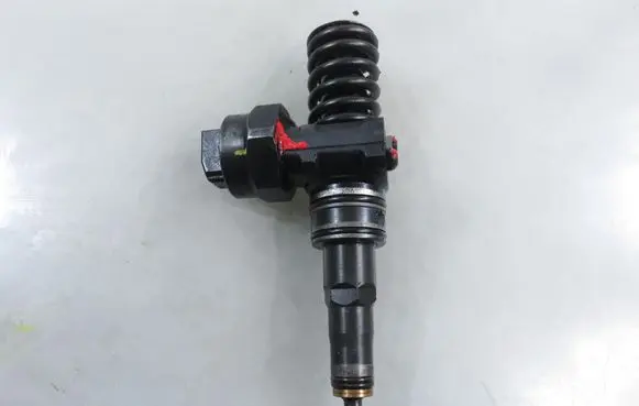 Audi A4 S4 B5 8D Fuel injector 0414720007 038130073F