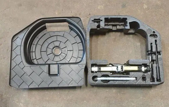 Audi A4 S4 B8 8K Tool set 8E0010175A 8E0010175