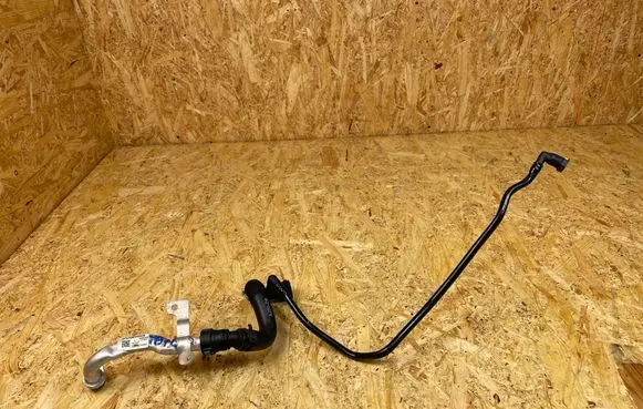 Land Rover Discovery 5 Engine coolant pipe/hose FPLA8C202CB LPLA8C481AC