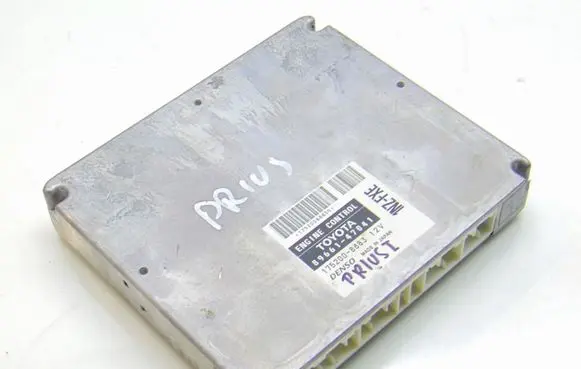 Toyota Prius (XW10) Engine control unit/module 8966147041