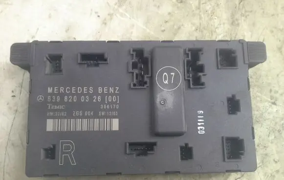 Mercedes-Benz Vito Viano W639 Door control unit/module 6398200326