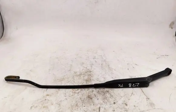 Audi A4 S4 B5 8D Front wiper blade arm 8d1955407a