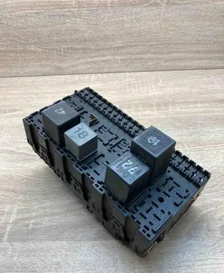 Volkswagen Transporter - Caravelle T4 Fuse module 357937039