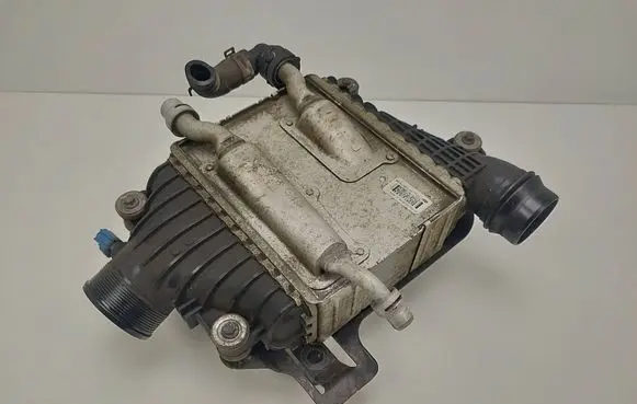 Jaguar XE Intercooler radiator GX736K775AB 2J3837BCZ