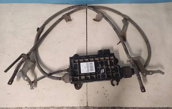 Toyota Avensis T270 Hand brake control module 4630005032