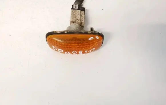 Nissan Primera Front fender indicator light 236522