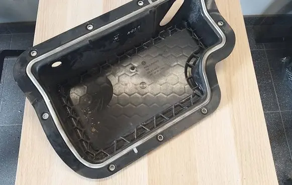 Seat Leon IV Battery box tray 5Q0915435D