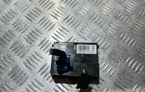 Opel Grandland X Air conditioner control unit module 9832228080