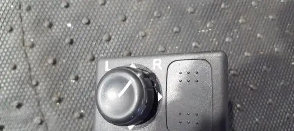 Nissan Primera Wing mirror switch