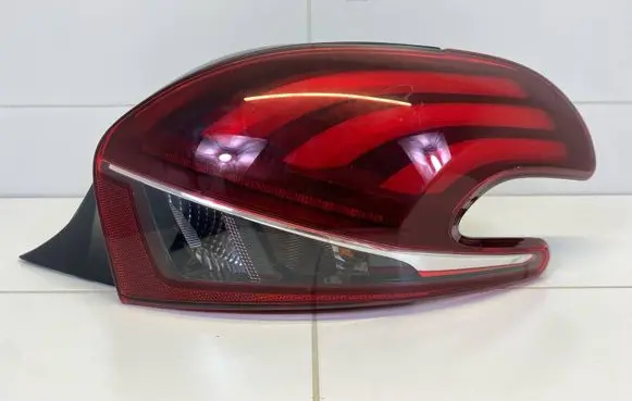 Peugeot 208 Rear/tail lights 9810430580