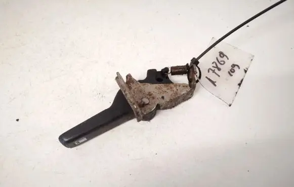 Nissan Primera Fuel tank opening switch 