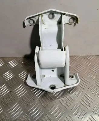 Tailgate/trunk/boot hinge