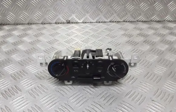 Mazda 323 F Interior fan control switch ZL01