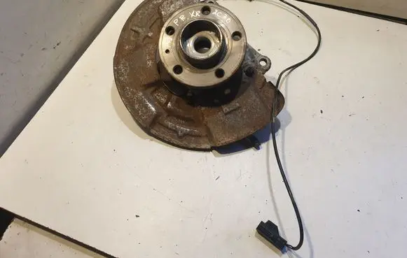Volvo XC70 Front wheel hub spindle knuckle 9461944