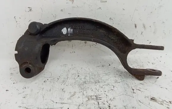 Audi A8 S8 D4 4H Lower shock absorber bracket 8K0413L