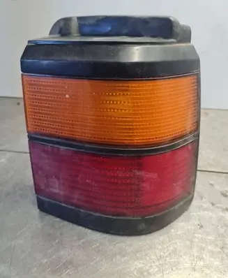 Volkswagen PASSAT B3 Rear/tail lights 333945112