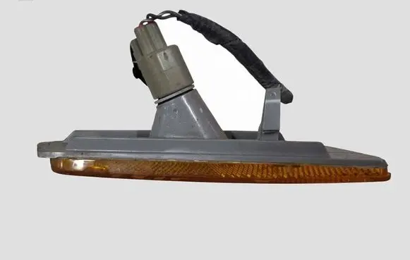Cadillac CTS Front bumper turn signal 25699094