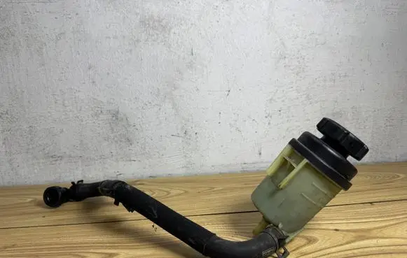 Ford S-MAX Power steering fluid tank/reservoir 6G913R700DB 6G913691ED