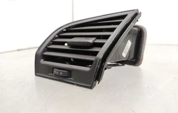 Skoda Fabia Mk3 (NJ) Dashboard side air vent grill/cover trim 6V0819701B